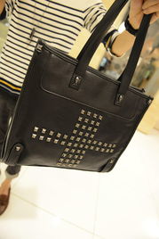 男包男手提包 精品商務(wù)公文包 鉚釘單肩包 背包電腦包男士包包